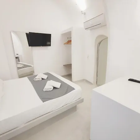 Apartment Cost Center Fira (Santorini)